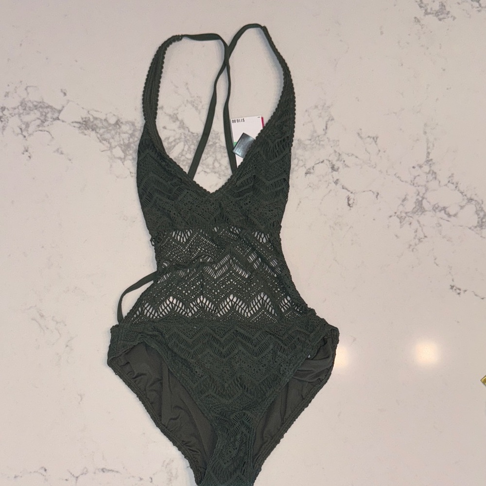 Vince Camuto Green Crochet One-Piece Swimsuit NWT size 8